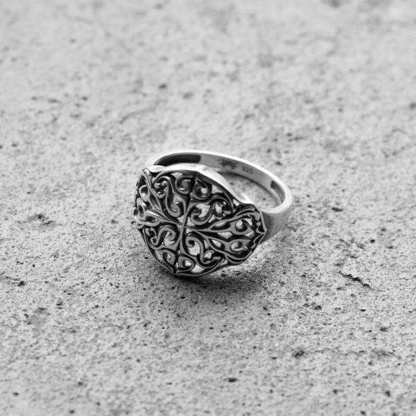 SILHOUETTE RING